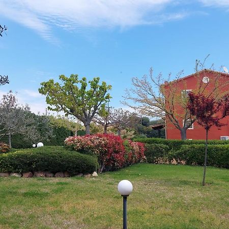 Villa Mariellie Néa Péramos Bagian luar foto