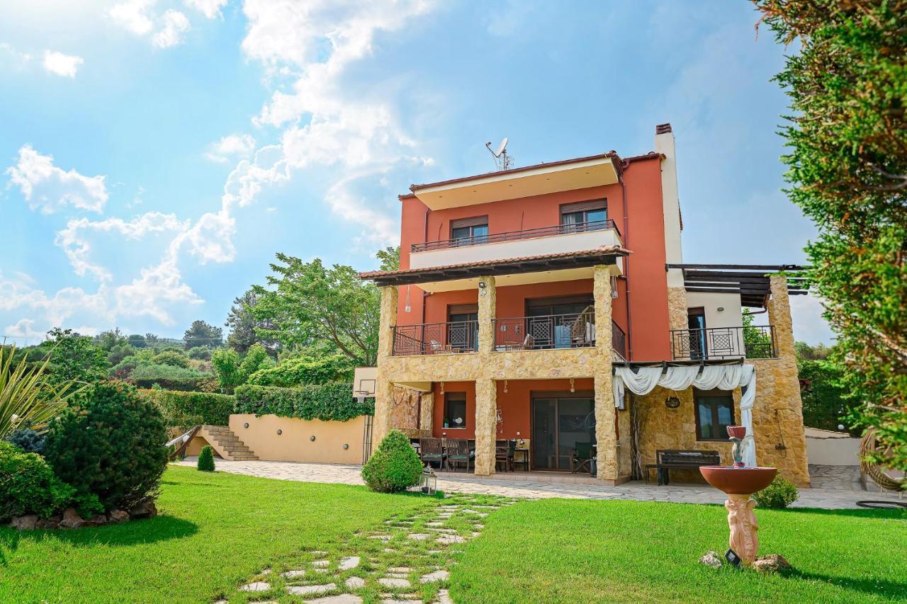 Villa Mariellie Néa Péramos Bagian luar foto