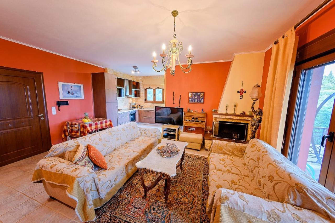 Villa Mariellie Néa Péramos Bagian luar foto