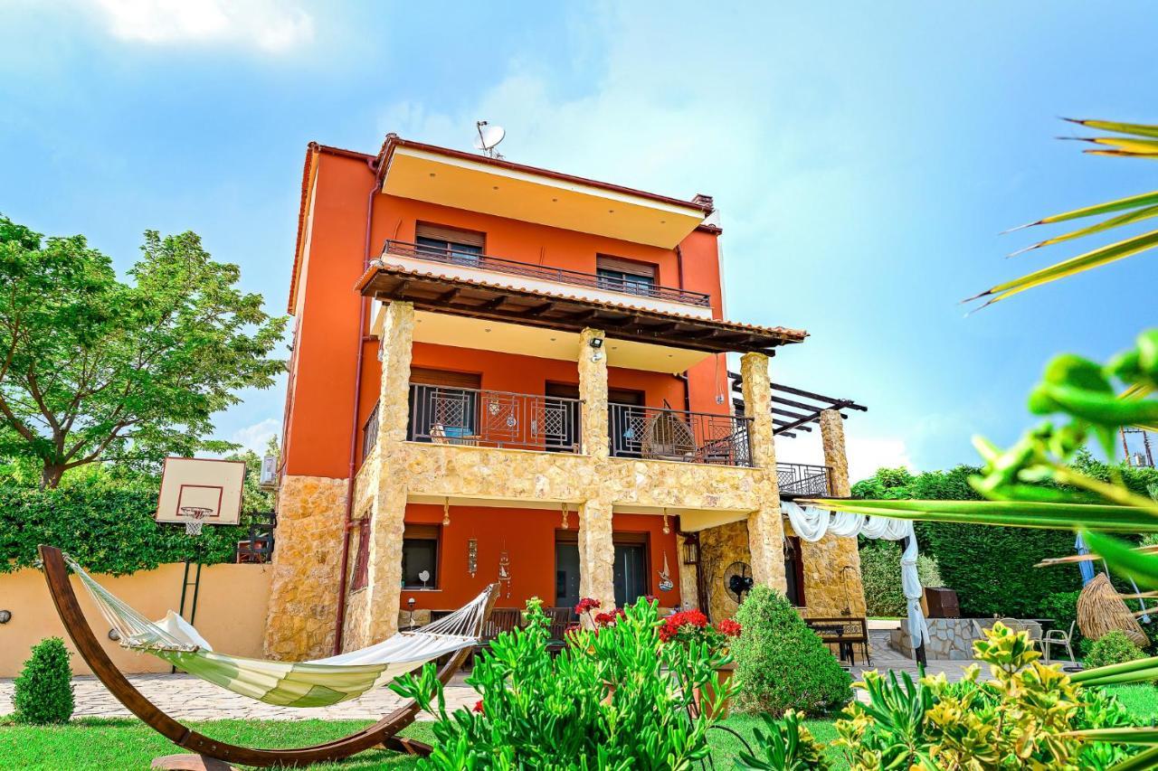 Villa Mariellie Néa Péramos Bagian luar foto