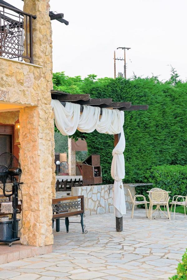 Villa Mariellie Néa Péramos Bagian luar foto