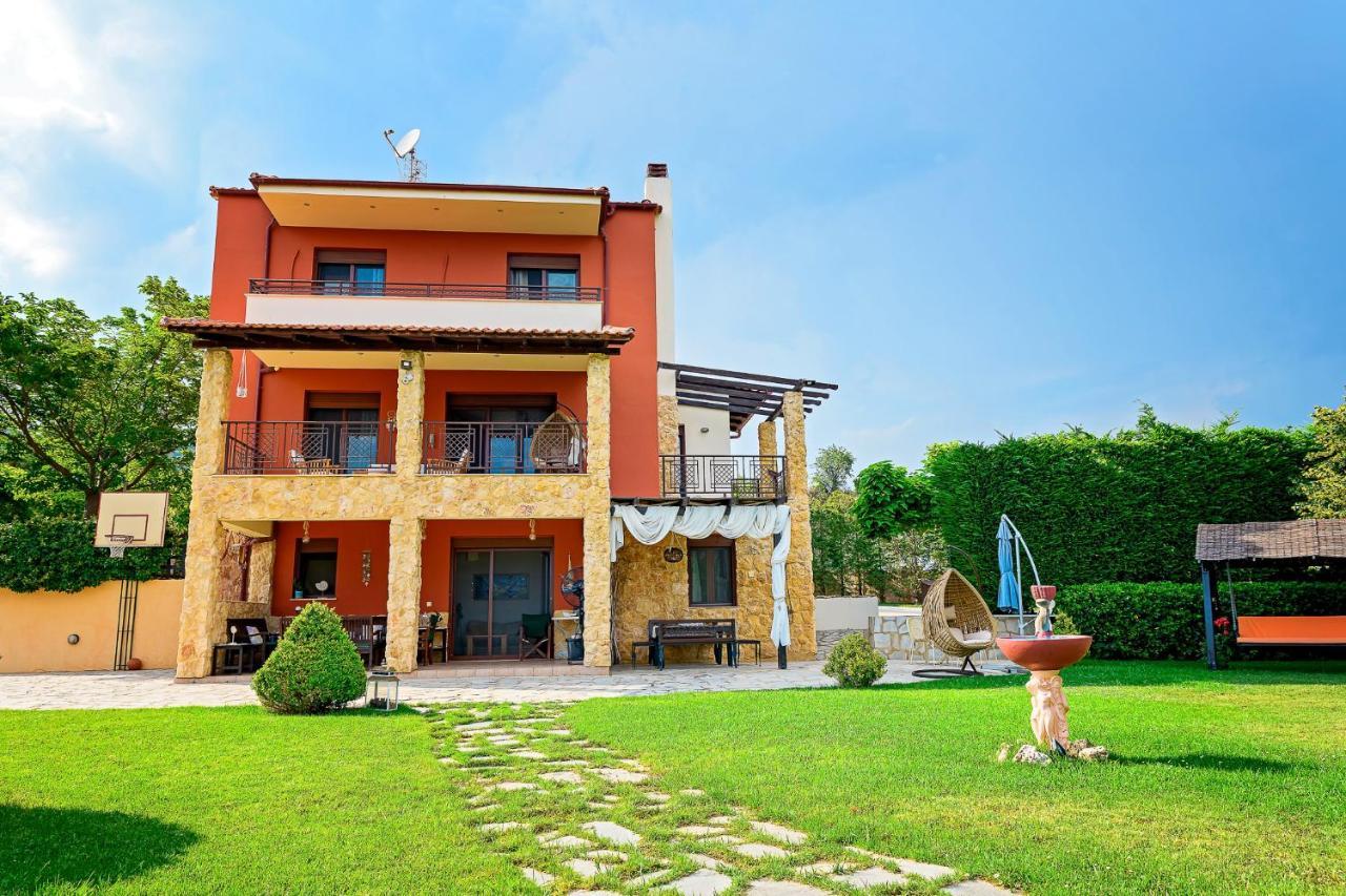 Villa Mariellie Néa Péramos Bagian luar foto