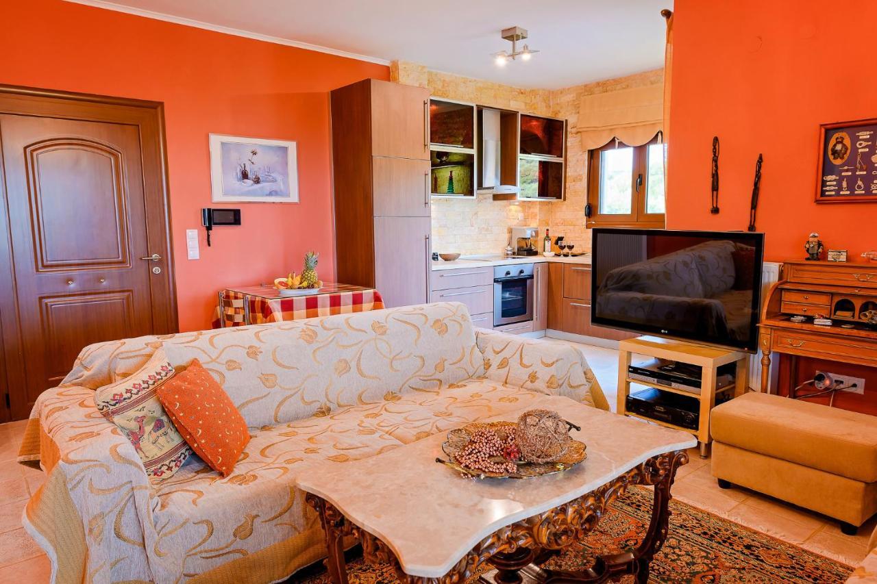Villa Mariellie Néa Péramos Bagian luar foto