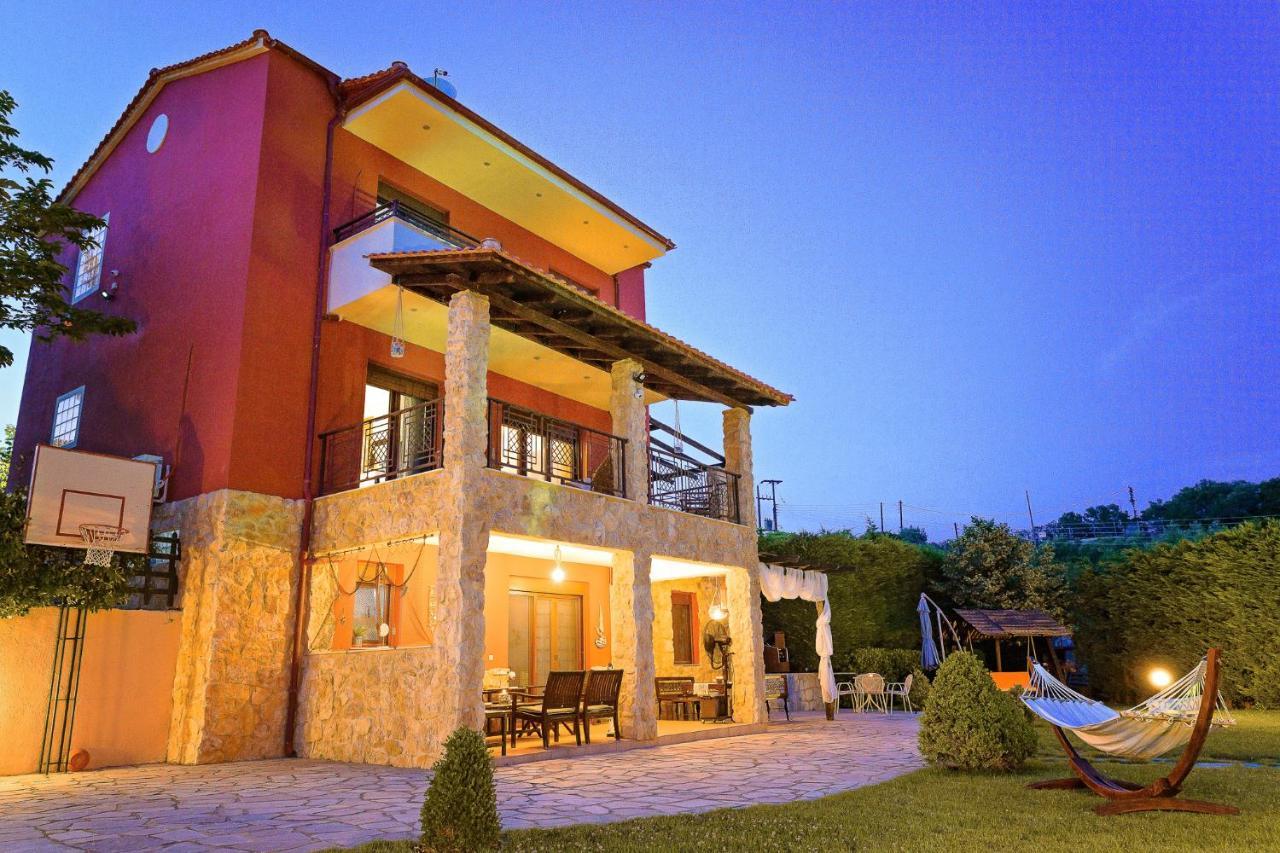 Villa Mariellie Néa Péramos Bagian luar foto