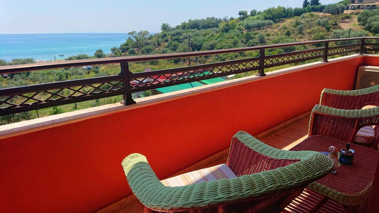 Villa Mariellie Néa Péramos Bagian luar foto